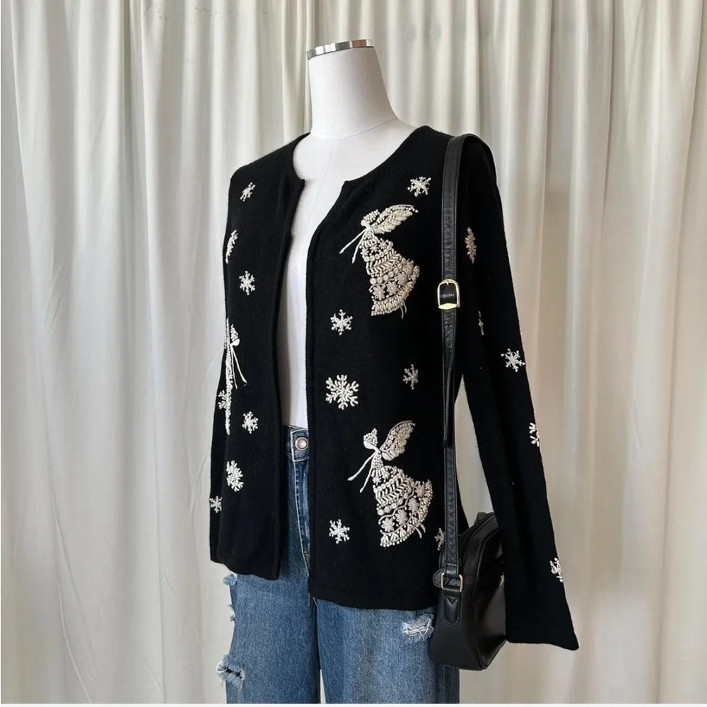Vintage 1990s Talbots Black and white snow angel wool cardigan sweater size M - Picture 3 of 8
